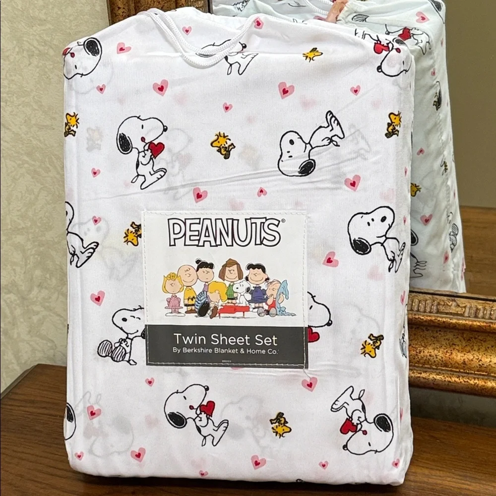 Peanuts Snoopy and Woodstock white, pink, yellow, black and red Twin Sheet Set.